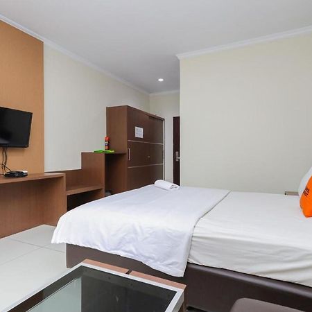 Koolkost Syariah At Taman Simprug Cikarang Hotel Bekasi Ngoại thất bức ảnh