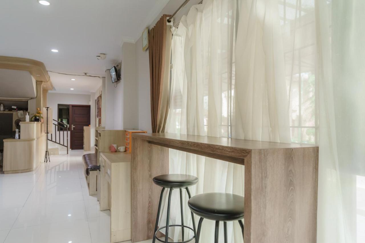Koolkost Syariah At Taman Simprug Cikarang Hotel Bekasi Ngoại thất bức ảnh