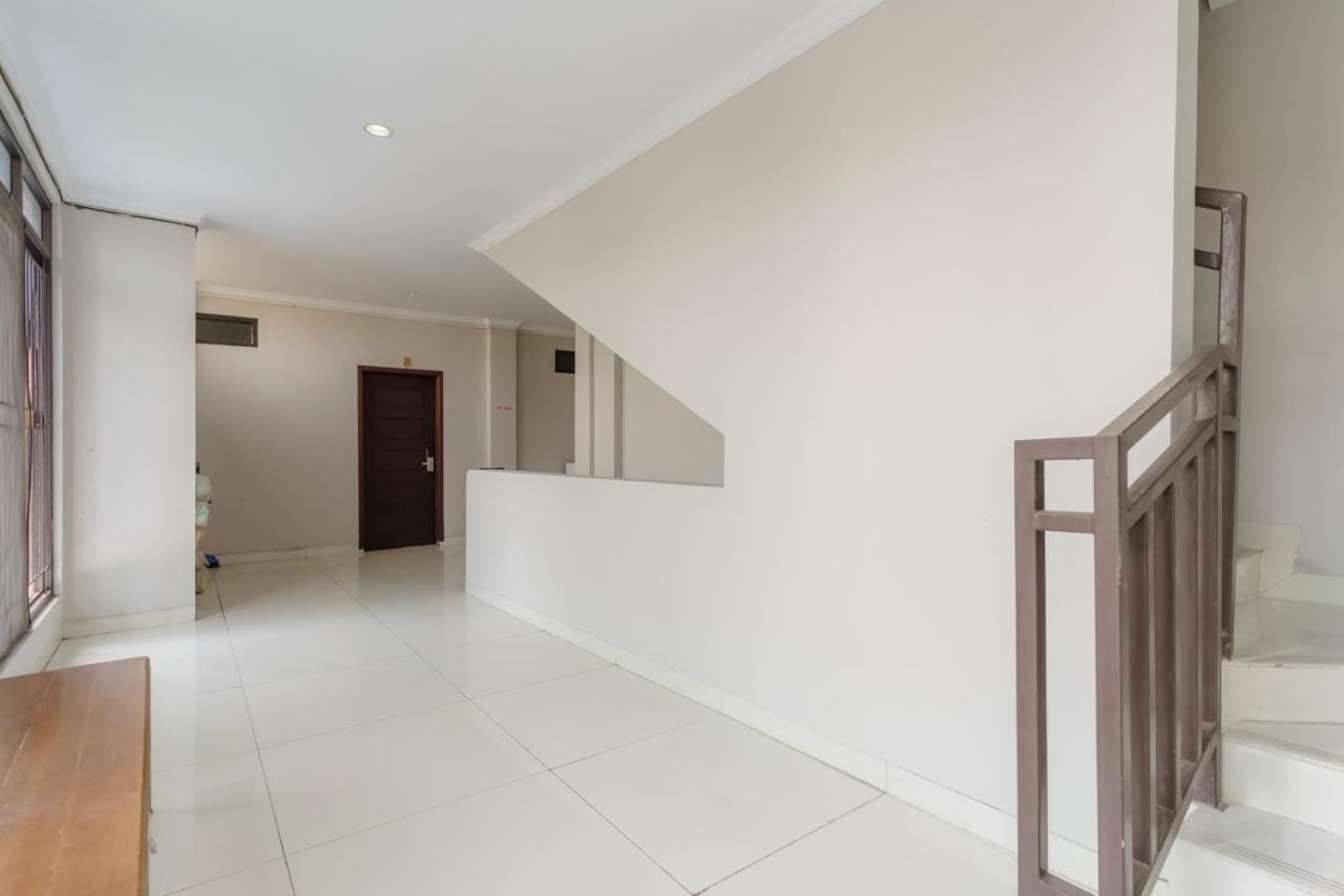 Koolkost Syariah At Taman Simprug Cikarang Hotel Bekasi Ngoại thất bức ảnh