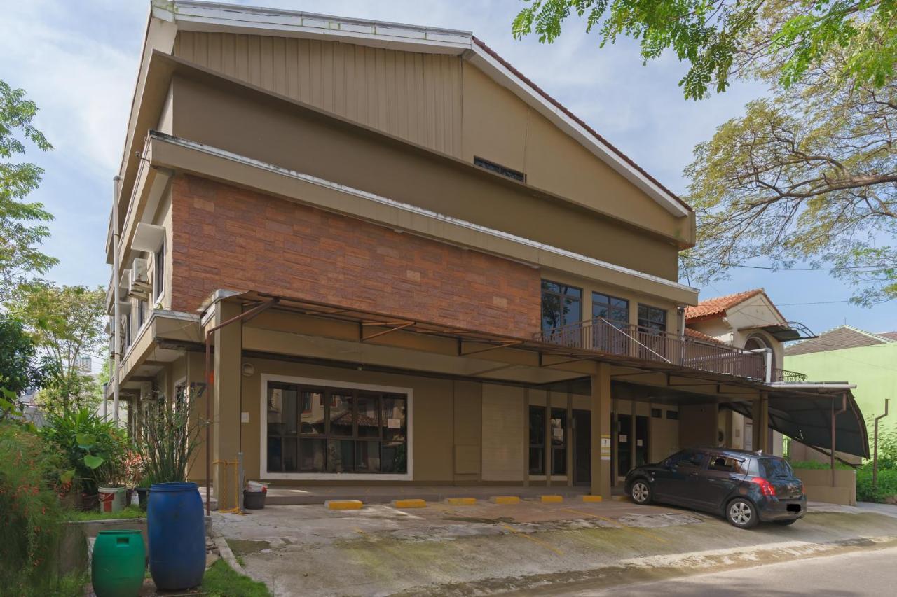 Koolkost Syariah At Taman Simprug Cikarang Hotel Bekasi Ngoại thất bức ảnh
