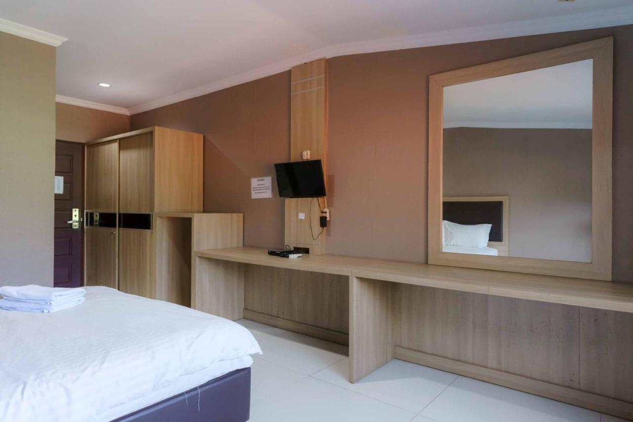 Koolkost Syariah At Taman Simprug Cikarang Hotel Bekasi Ngoại thất bức ảnh