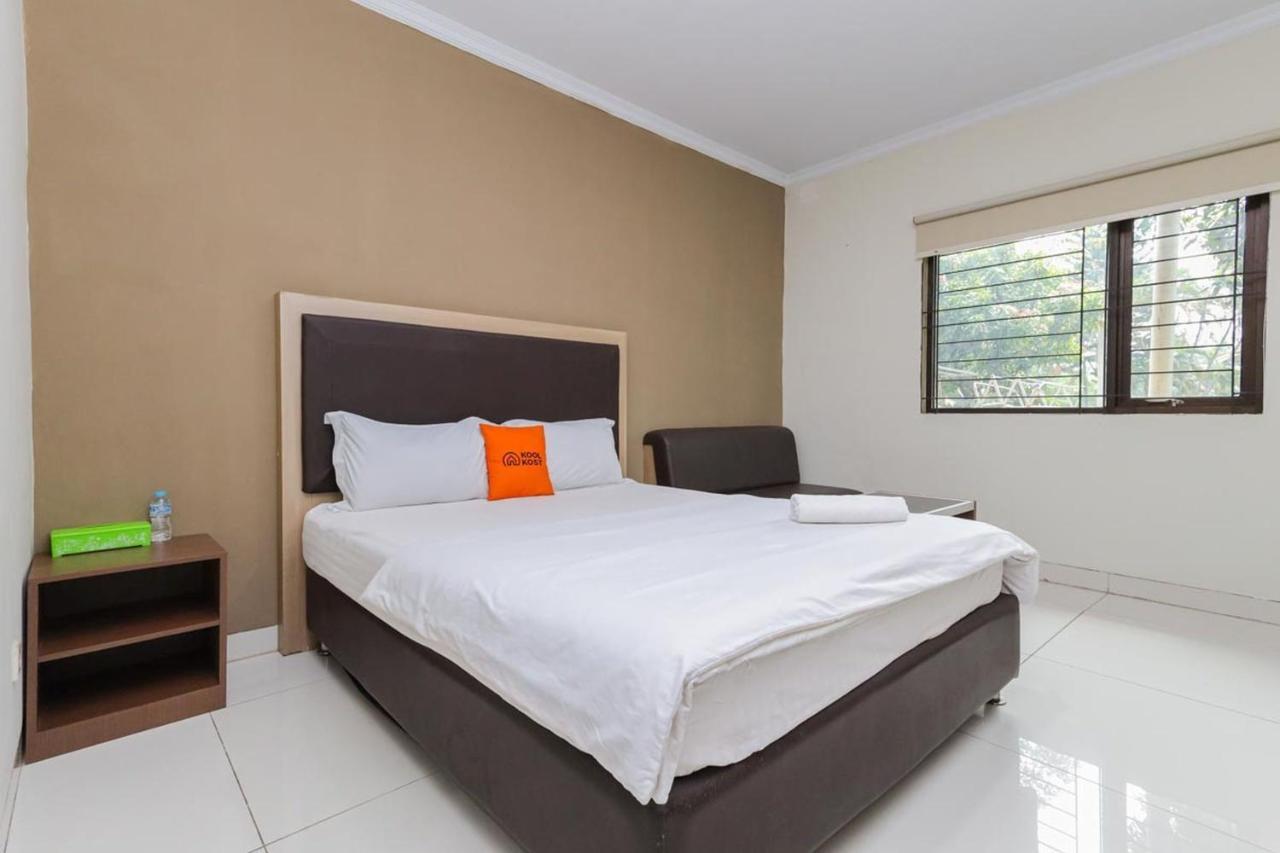 Koolkost Syariah At Taman Simprug Cikarang Hotel Bekasi Ngoại thất bức ảnh