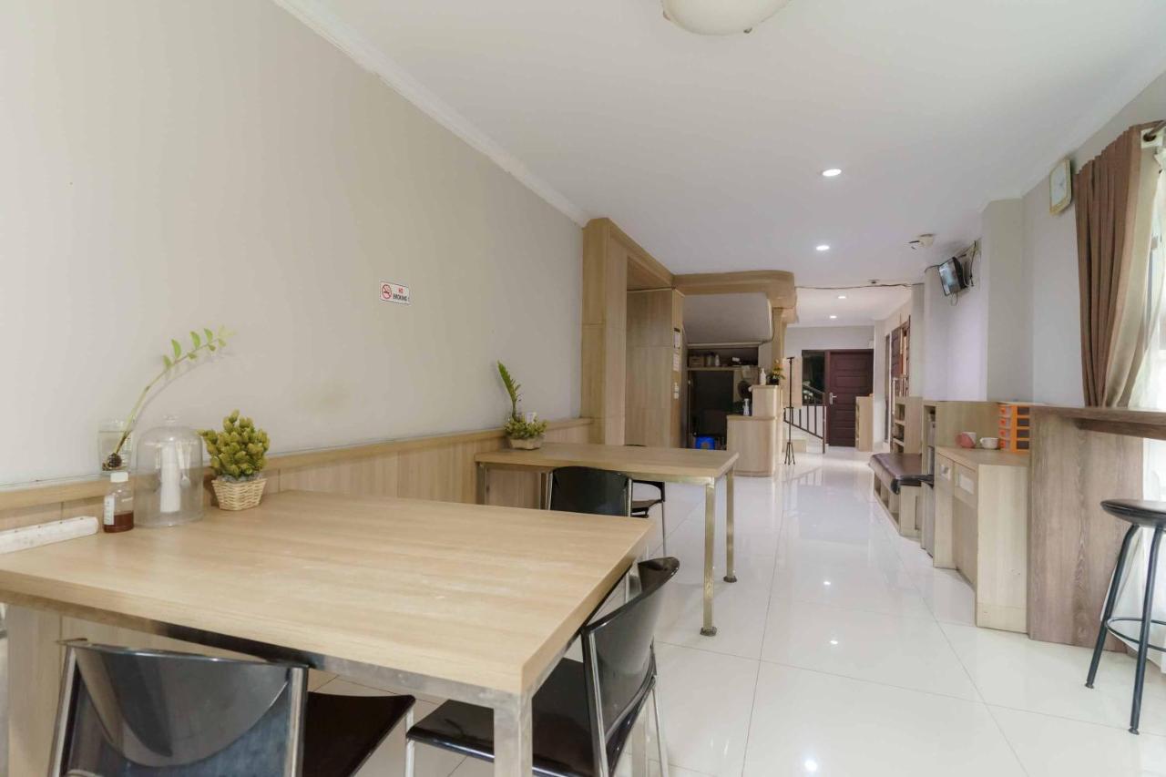 Koolkost Syariah At Taman Simprug Cikarang Hotel Bekasi Ngoại thất bức ảnh