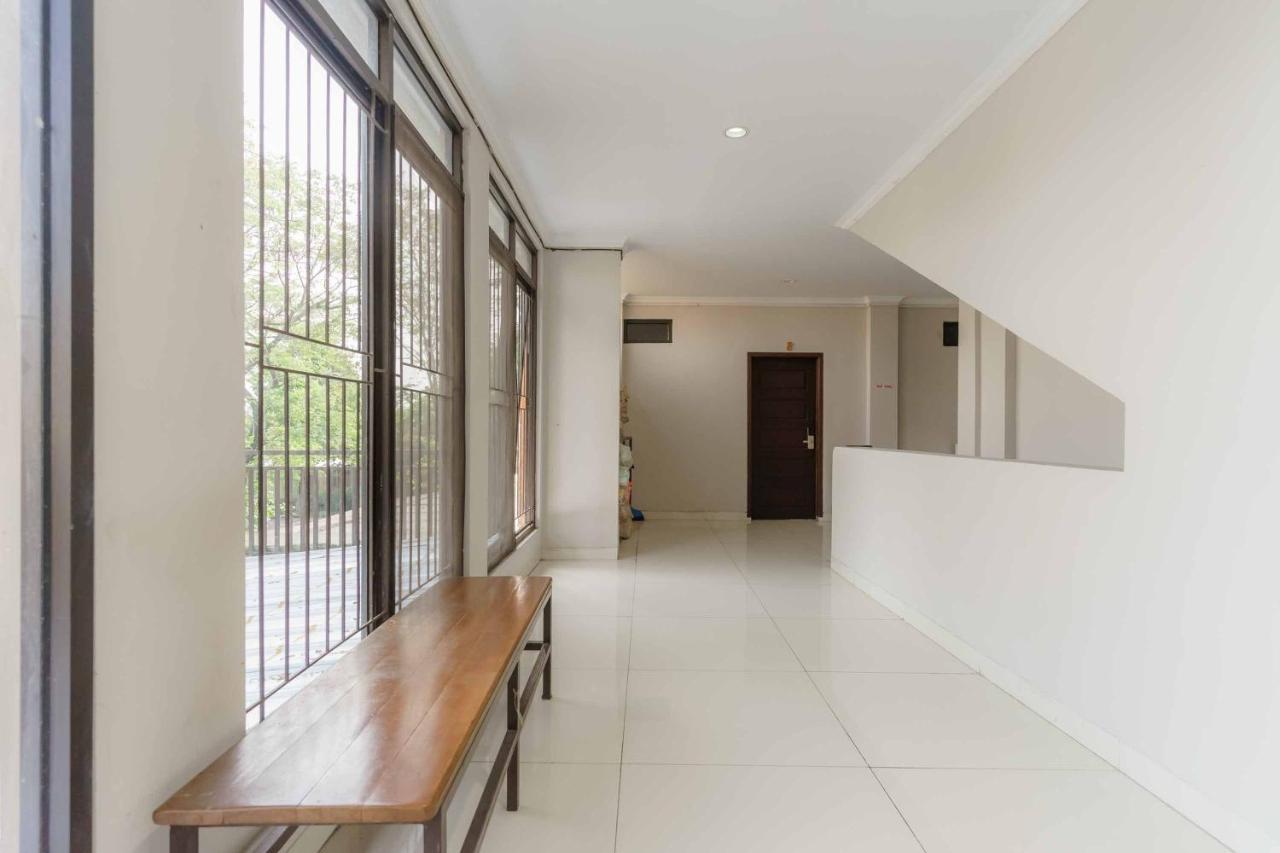 Koolkost Syariah At Taman Simprug Cikarang Hotel Bekasi Ngoại thất bức ảnh