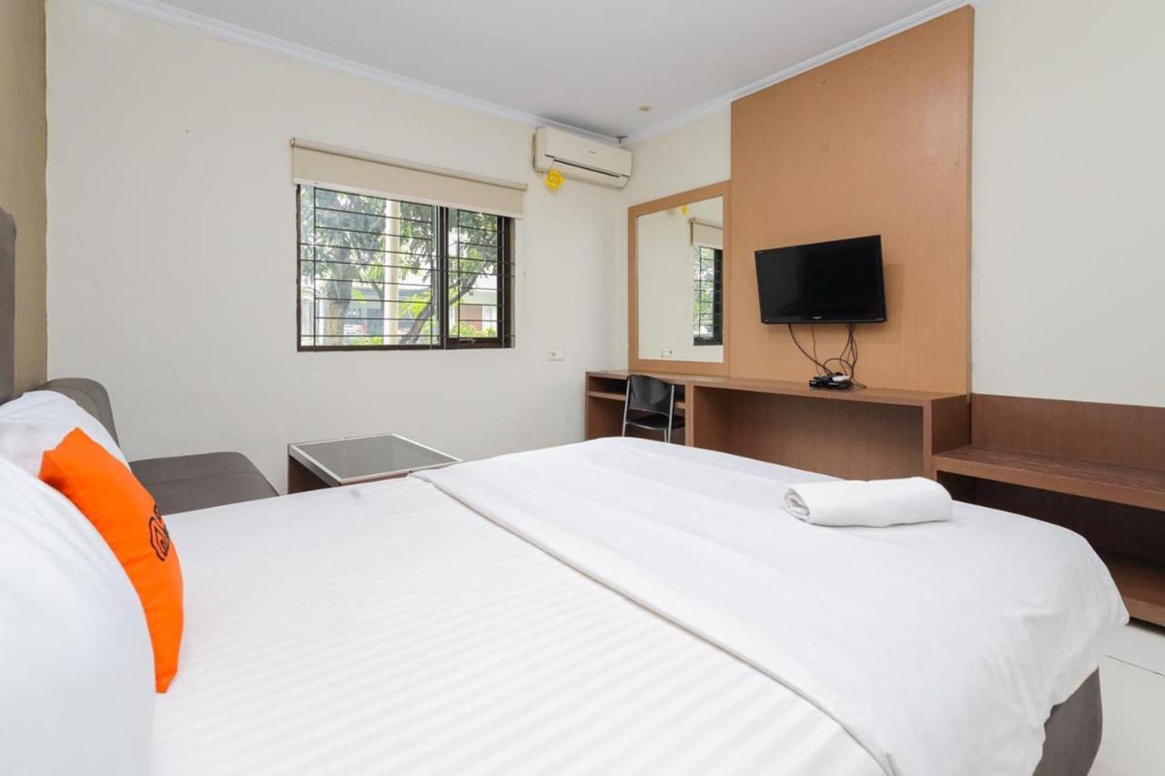 Koolkost Syariah At Taman Simprug Cikarang Hotel Bekasi Ngoại thất bức ảnh